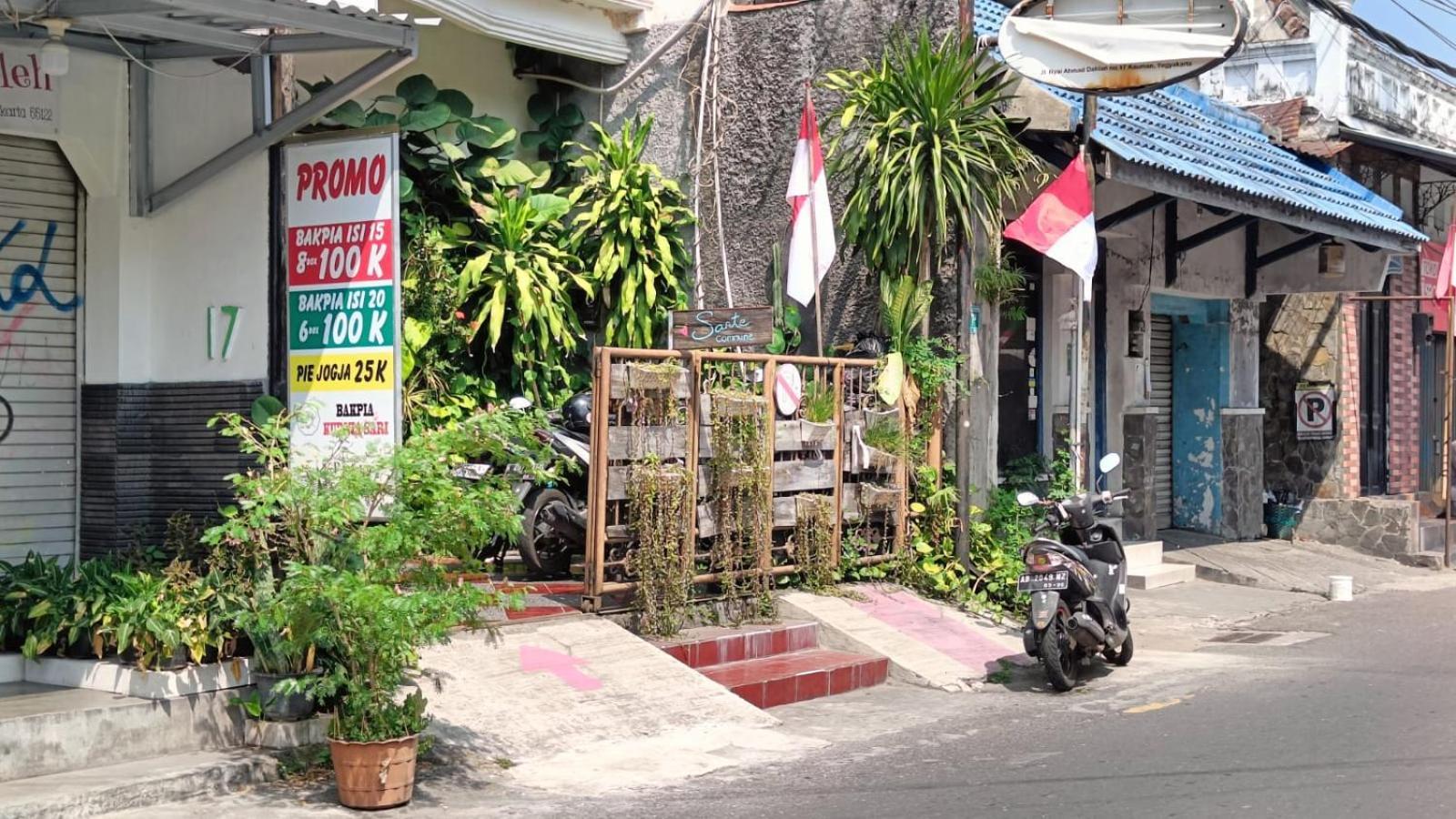 Sante Commune Hostel Yogyakarta Exterior photo